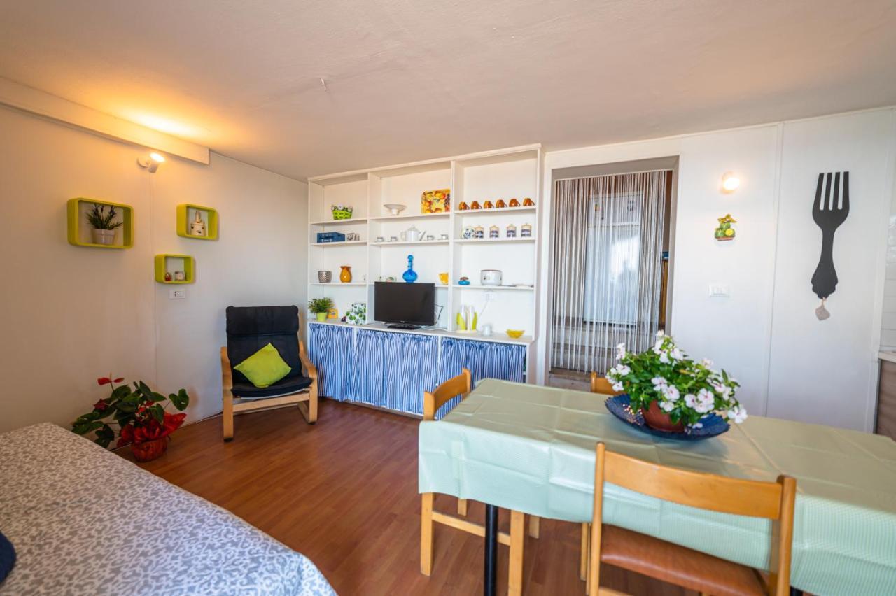 La Casetta Azzurra Naxos จีอาร์ดีนี นักซอส ภายนอก รูปภาพ